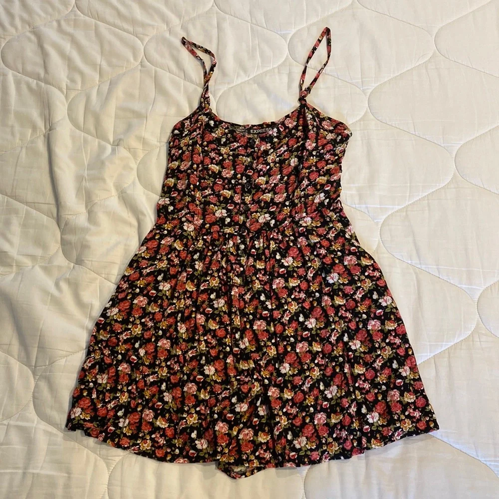 Express Flowered Romper - Picture 1 of 4